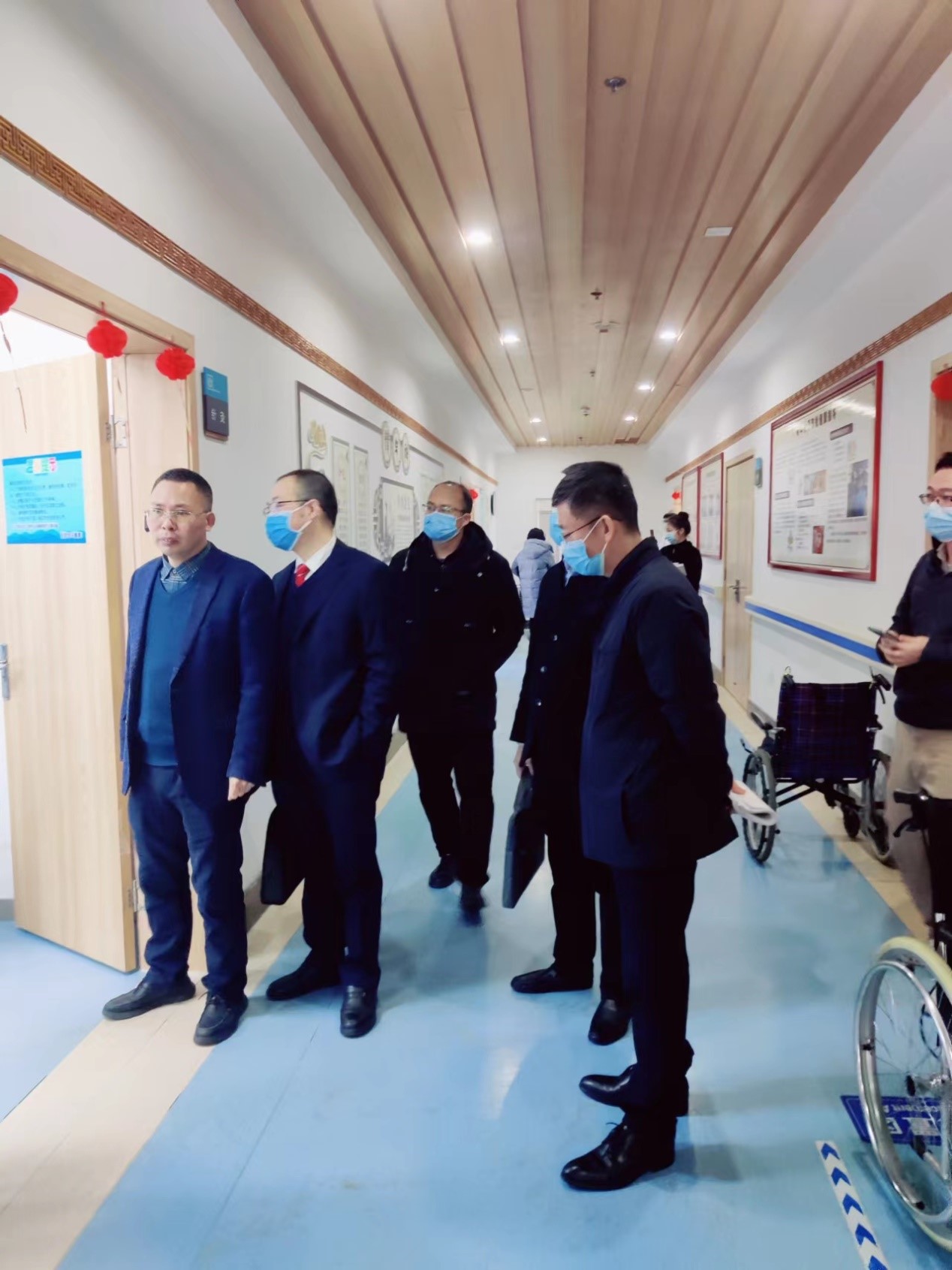 我院赴成都市第八人民医院参观学习(图2)