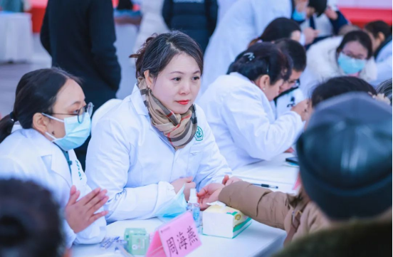 我院名中医张虹教授、彭德忠教授应邀参加中医药适宜技术传承创新发展系列推广活动(宜宾站)(图7) 我院名中医张虹教授、彭德忠教授应邀参加中医药适宜技术传承创新发展系列推广活动(宜宾站)(图7)