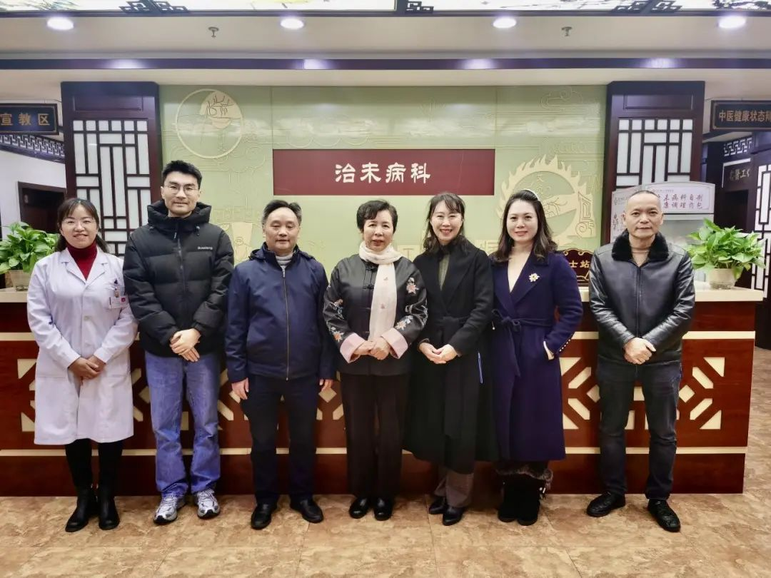 我院名中医张虹教授、彭德忠教授应邀参加中医药适宜技术传承创新发展系列推广活动(宜宾站)(图13) 我院名中医张虹教授、彭德忠教授应邀参加中医药适宜技术传承创新发展系列推广活动(宜宾站)(图13)