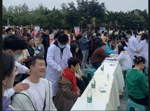 【统战要闻】邻里重和睦,中医献“艾”心 ——成都中医药大学侨台联举办大学城社区冬日义诊活动(图7) 【统战要闻】邻里重和睦,中医献“艾”心 ——成都中医药大学侨台联举办大学城社区冬日义诊活动(图7)