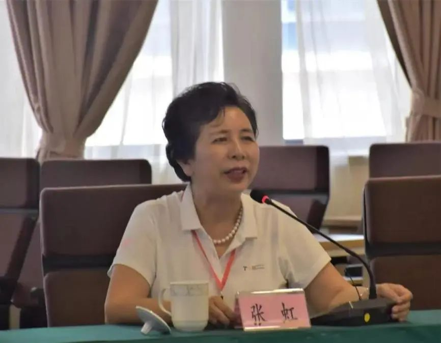 2024年度针灸推拿学院“师德师风标兵”先进事迹——张虹(图2) 2024年度针灸推拿学院“师德师风标兵”先进事迹——张虹(图2)