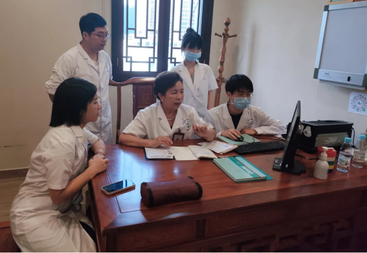 2024年度针灸推拿学院“师德师风标兵”先进事迹——张虹(图5) 2024年度针灸推拿学院“师德师风标兵”先进事迹——张虹(图5)