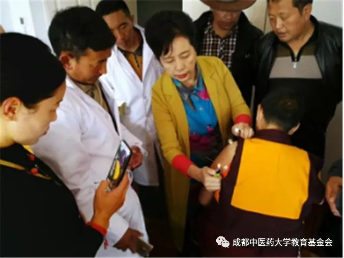 2024年度针灸推拿学院“师德师风标兵”先进事迹——张虹(图8) 2024年度针灸推拿学院“师德师风标兵”先进事迹——张虹(图8)